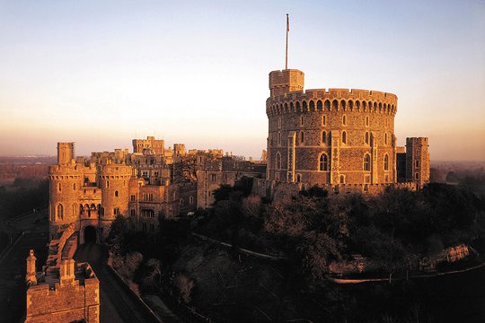 Stonehenge, Windsor Castle, and Bath from London — photograph 5