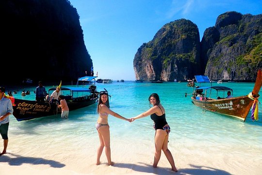 Phuket to Phi Phi Islands by Ferry with Lunch and Beach Time — photograph 2