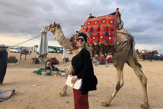 Giza Pyramids Sphinx Camel Ride Lunch with Camera Photographer — photograph 3