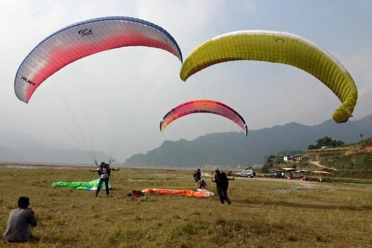 Paragliding in Pokhara — photograph 3