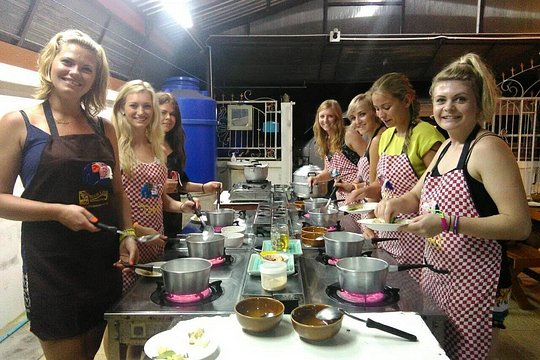 Small-Group Smart Thai Cooking Class in Krabi — photograph 4