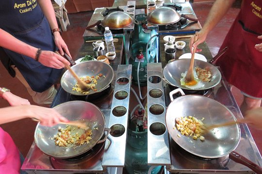 Evening Thai cooking class — photograph 2