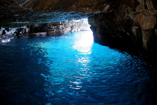Small Group Blue Cave and Sunj Beach Boat Tour from Dubrovnik — photograph 2