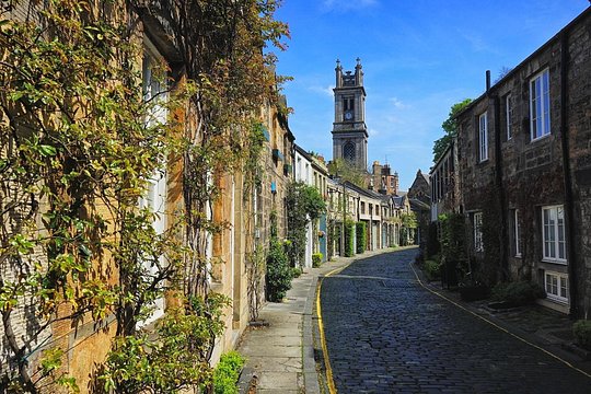 Private Edinburgh driving tour — photograph 2