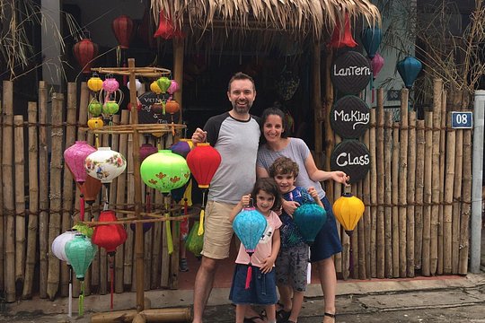 Hoi An Full Lantern Making Class- A special Foldable lantern — photograph 3