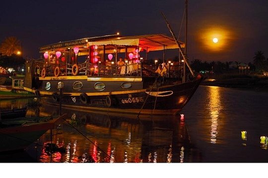 Hoi An Sunset Dining Cruise — photograph 2