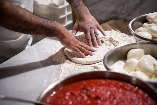 Naples: Pizza Making Class in a Local Home by Cesarine — photograph 3