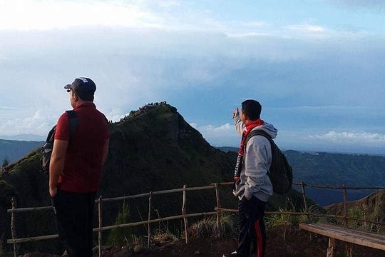 Sunrise treeking mount batur — foto 5