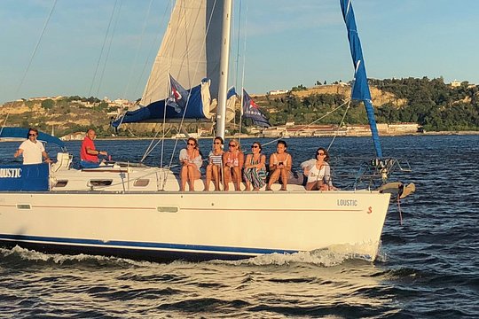 Two-Hour Private Sailing Trip in Lisbon — photograph 3