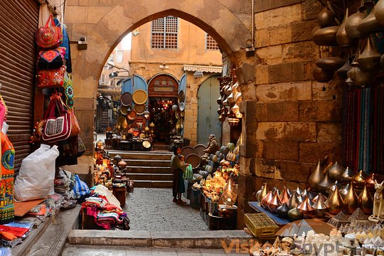 Discover Cairo by night — photograph 4