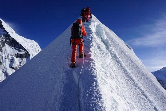 Island Peak Climbing - 20 Days — photograph 2