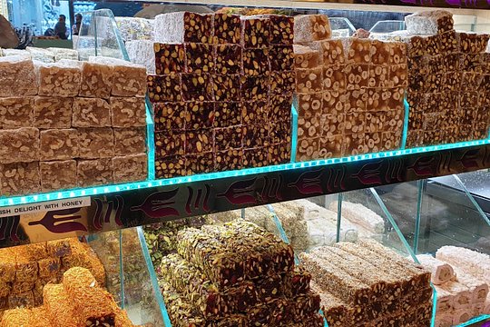 Shopping Therapy in old Bazaars — photograph 5