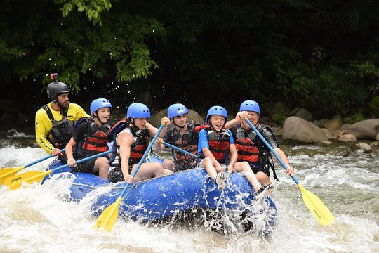 Sloth Sanctuary and Rafting class II & III Combo Tour — foto 3