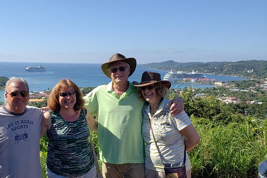 Roatan Monkey and Sloth Tour with Chocolate and Rum Factory — photograph 4