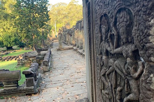 Explore Angkor Wat With TukTuk Tour — photograph 5