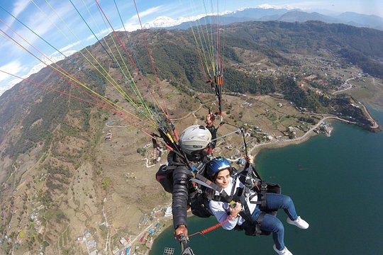 Paragliding at Pokhara — foto 3