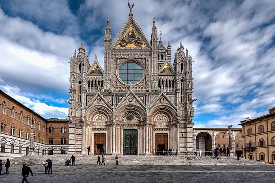 Siena and Chianti Wineries Excursion by Private Luxury Van from Florence — photograph 5