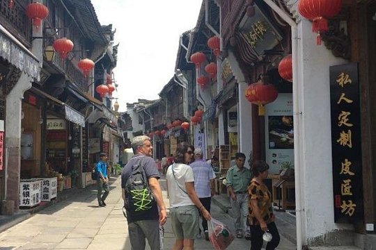 2-Day Yellow Mountain All-Inclusive Mini Group Tour — photograph 4