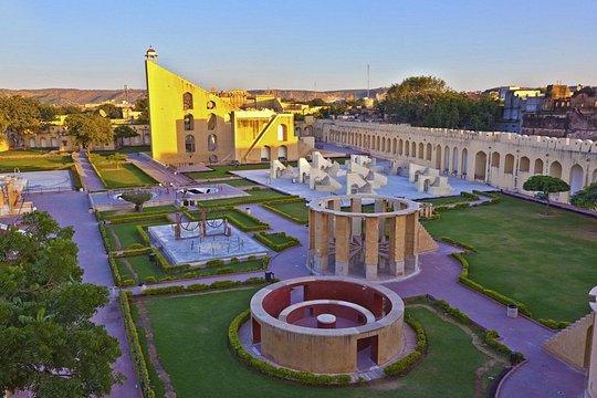 Exclusive : Guided Jaipur Tour With Entry & Lunch — photograph 2