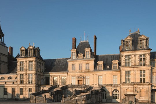 Private Fontainebleau with Minivan — photograph 2