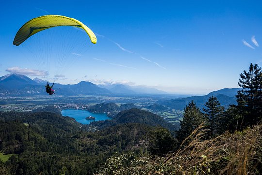Paragliding Lake Bled — photograph 2