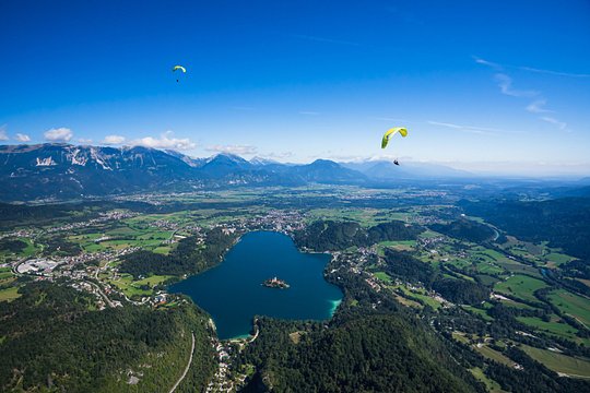 Paragliding Lake Bled — photograph 4