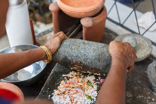 Private Authentic Sri Lankan Cooking Class with a Grandmother in Colombo — photograph 3