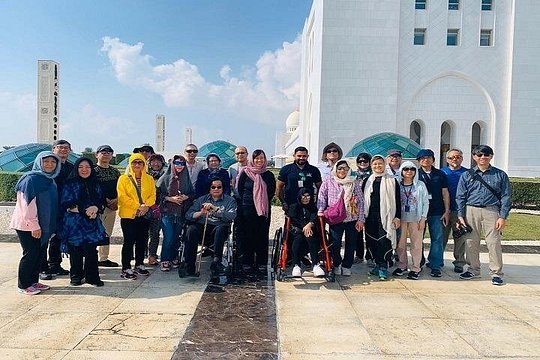 Explore Full-Day Trip To Abu Dhabi From Dubai — photograph 3