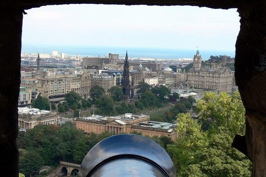 Private Edinburgh & Rosslyn Chapel Tour — photograph 2