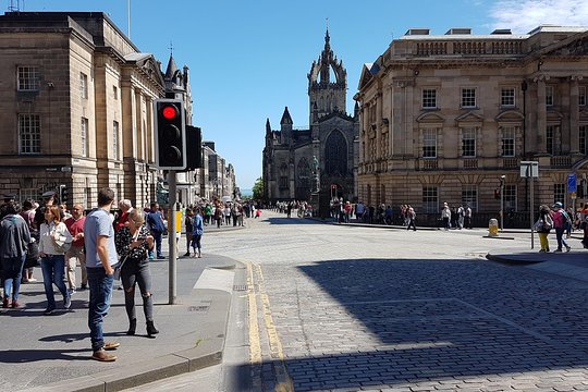 Private Edinburgh & Rosslyn Chapel Tour — photograph 3