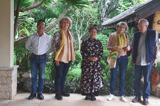 Hue Zen Tour — photograph 2