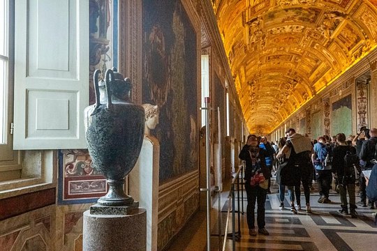 Night Skip-the-line Vatican Tour with Sistine Chapel — Foto 4