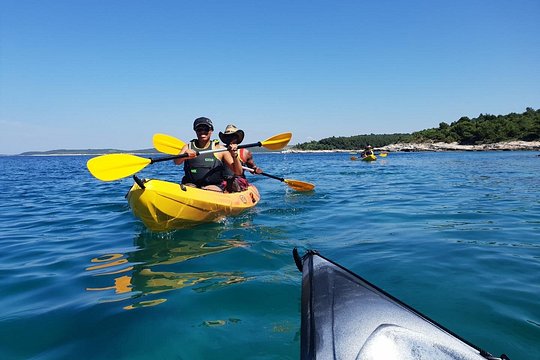 TRANSPARENT KAYAKING or SUP-ing AROUND ISLANDS — photograph 3
