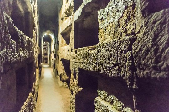 Roman Catacombs Walking Tour — photograph 5