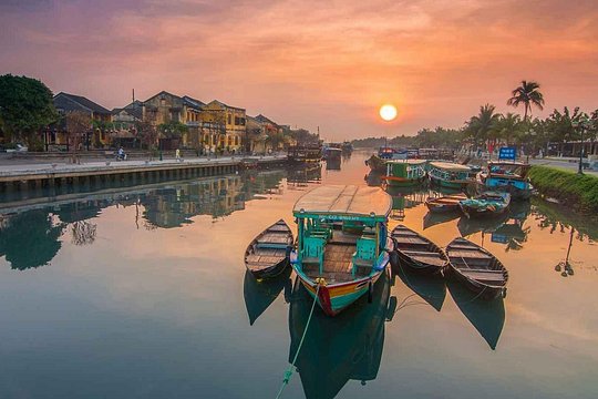 Explore Hoi An on Foot — photograph 3