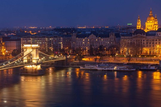 Budapest by night - private driving tour — photograph 4