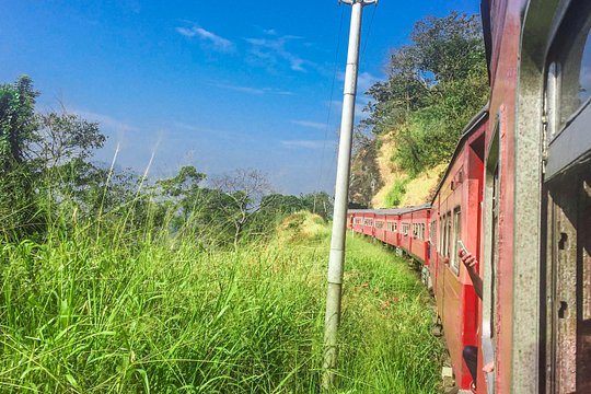 Colombo to Ella train ride on (Train No: 1015 "Udarata Menike") — photograph 5