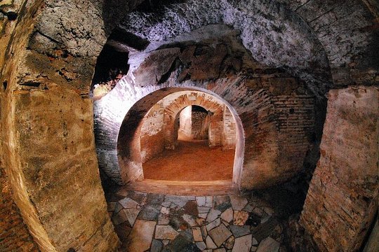 Rome: Small Group Underground Catacombs Tour — photograph 2