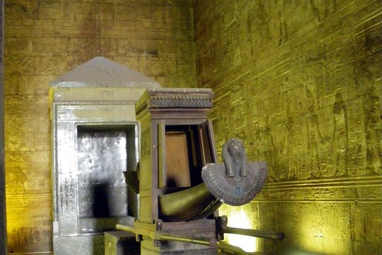 A private coach excursion to visit the Kom Ombo Temples, and Edfu — صورة 4