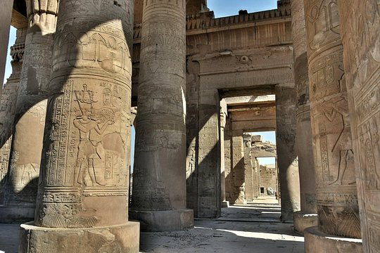 A private coach excursion to visit the Kom Ombo Temples, and Edfu — صورة 5