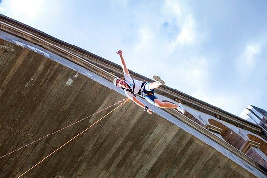 Bungee jumping over the Gállego River — photograph 5