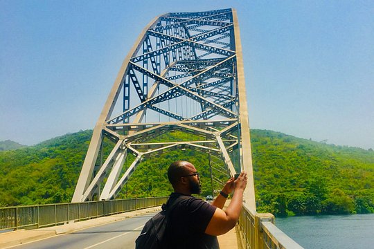 The Akosombo Tour — photograph 2