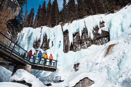 Johnston Canyon Icewalk — photograph 3