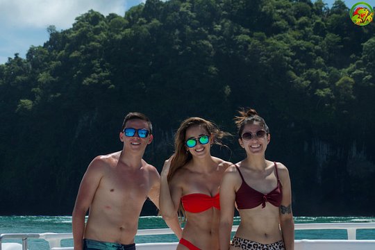 Catamaran Tour Manuel Antonio — photograph 3