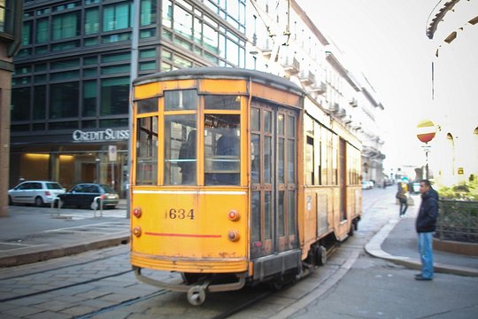 Kid-Friendly Milan Walking Tour With Private Guide — photograph 3