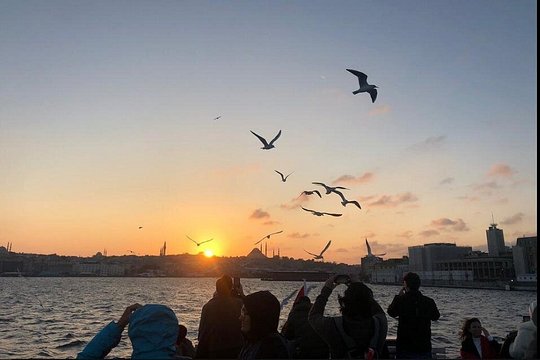 Bosphorus Explorer: 2-Hour Cruise Throughout the Day — foto 2