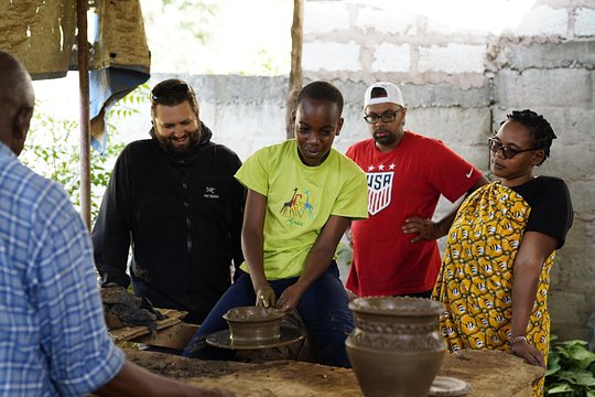 Private Traditional Pottery Class near Arusha — Foto 3