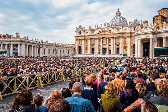 Rome: Escorted Papal Audience Experience with Entry Ticket — photograph 2
