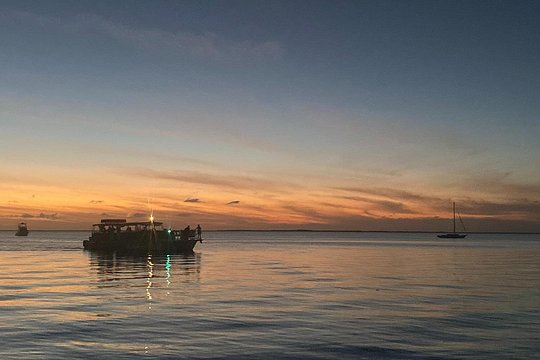 1.5 Hour Bay Side Key Largo Sunset Cruise on a Spacious Catamaran — billede 3
