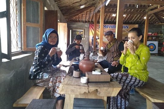 Traditional Javanese Archery Class — photograph 3